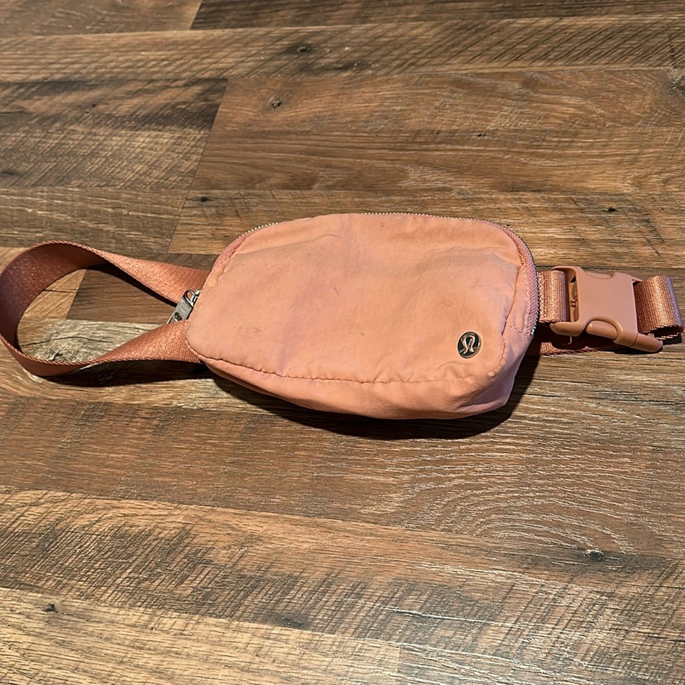 Lululemon belt bag